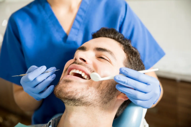 How to Choose the Right Periodontist Near Me for Gum Care